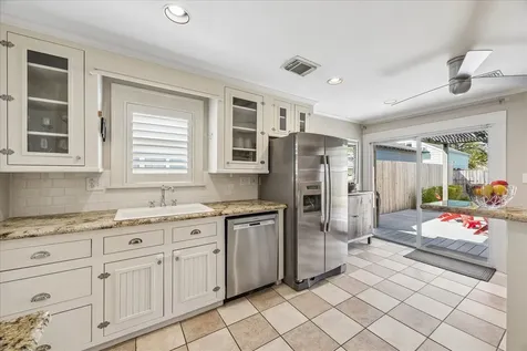 919 Key Street Houston TX 77009