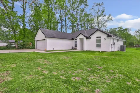 451 County Road 2358 Hardin TX 77575
