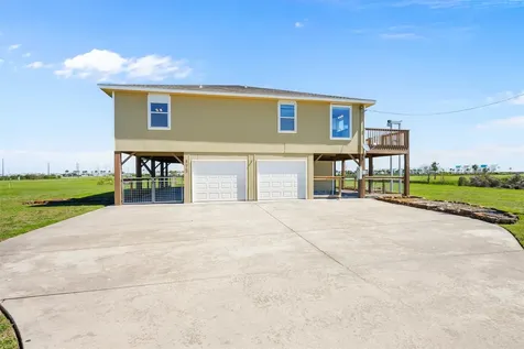 972 Rancho Carribe Port Bolivar TX 77650