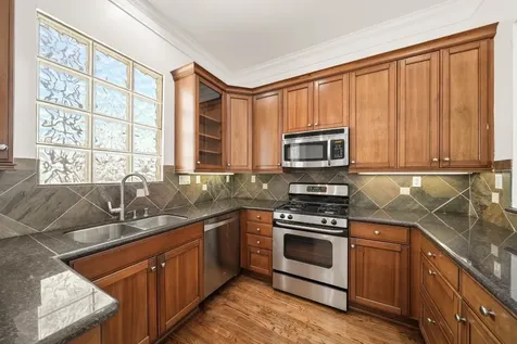 1902 Greenwich Place Drive Houston TX 77019