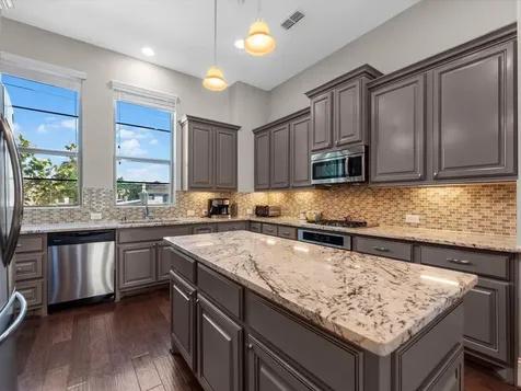 5467 Larkin Street Houston TX 77007