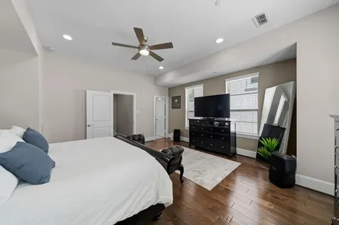 5467 Larkin Street Houston TX 77007