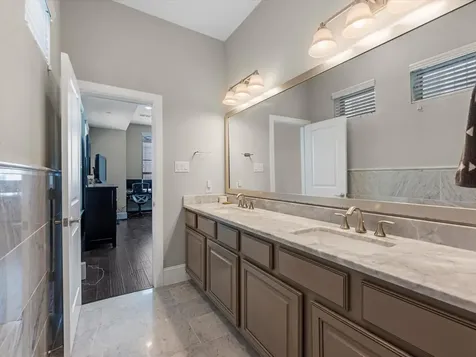 5467 Larkin Street Houston TX 77007