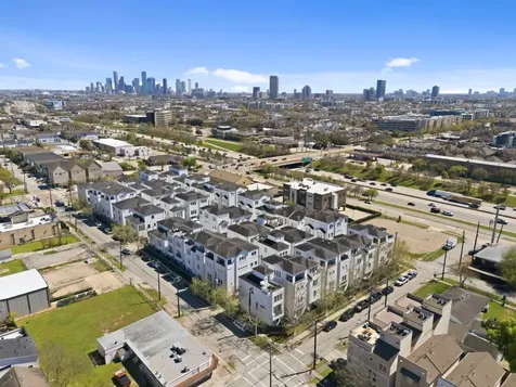 5467 Larkin Street Houston TX 77007
