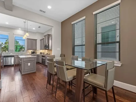 5467 Larkin Street Houston TX 77007