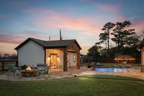 5022 Riverview Drive Cr930 Alvin TX 77511