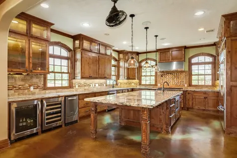 5022 Riverview Drive Cr930 Alvin TX 77511