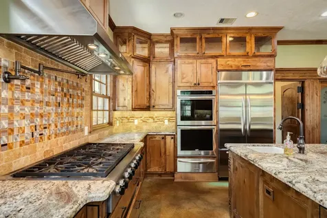 5022 Riverview Drive Cr930 Alvin TX 77511