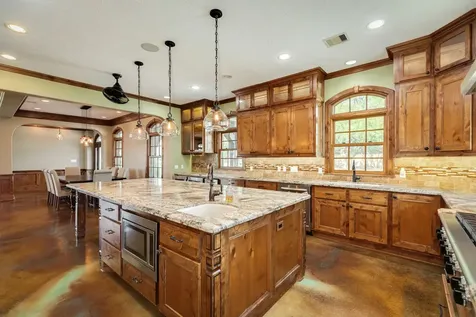5022 Riverview Drive Cr930 Alvin TX 77511