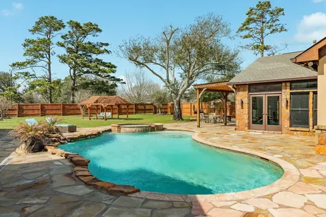 5022 Riverview Drive Cr930 Alvin TX 77511