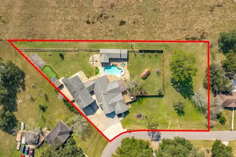 5022 Riverview Drive Cr930 Alvin TX 77511