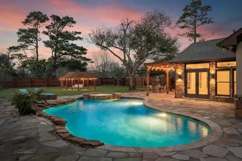5022 Riverview Drive Cr930 Alvin TX 77511