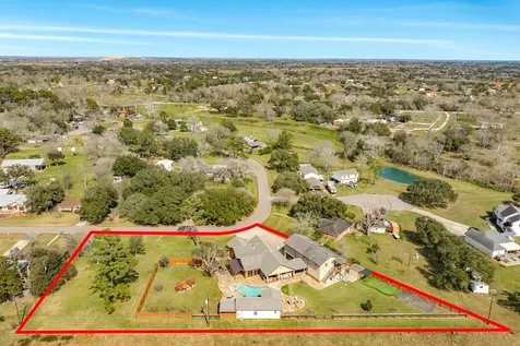 5022 Riverview Drive Cr930 Alvin TX 77511