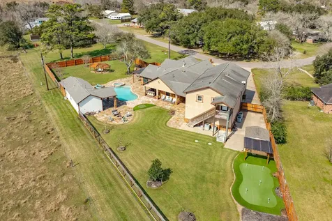5022 Riverview Drive Cr930 Alvin TX 77511