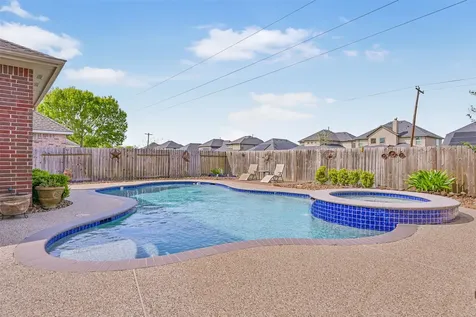 2835 Fairway Drive Friendswood TX 77546