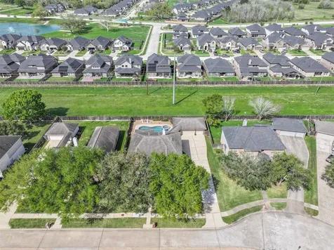 2835 Fairway Drive Friendswood TX 77546