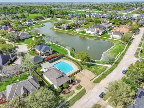 2835 Fairway Drive Friendswood TX 77546