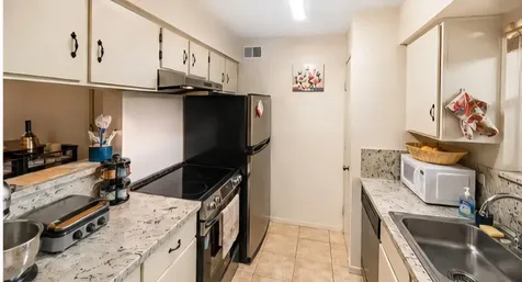 3303 W Greenridge Drive 38 Houston TX 77057