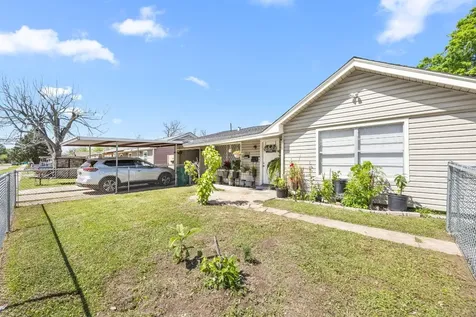 1211 Trimm Avenue Pasadena TX 77502