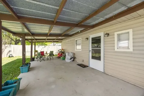1211 Trimm Avenue Pasadena TX 77502