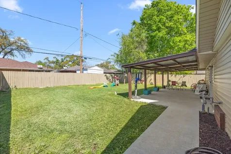 1211 Trimm Avenue Pasadena TX 77502