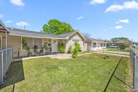1211 Trimm Avenue Pasadena TX 77502