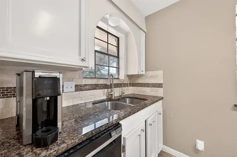 5607 Avenue M 1/2 Santa Fe TX 77510