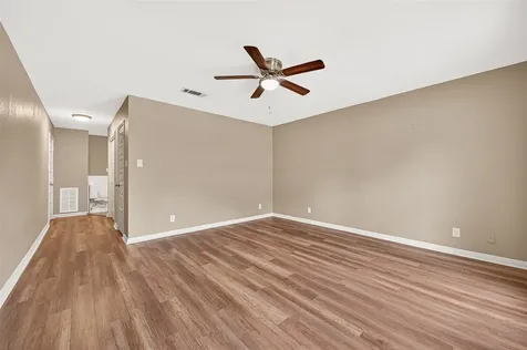 5607 Avenue M 1/2 Santa Fe TX 77510