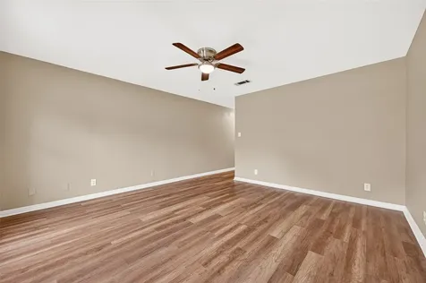 5607 Avenue M 1/2 Santa Fe TX 77510
