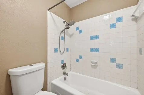 5607 Avenue M 1/2 Santa Fe TX 77510