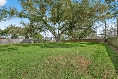 5607 Avenue M 1/2 Santa Fe TX 77510