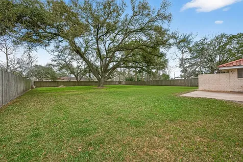 5607 Avenue M 1/2 Santa Fe TX 77510