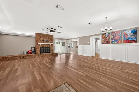 5607 Avenue M 1/2 Santa Fe TX 77510