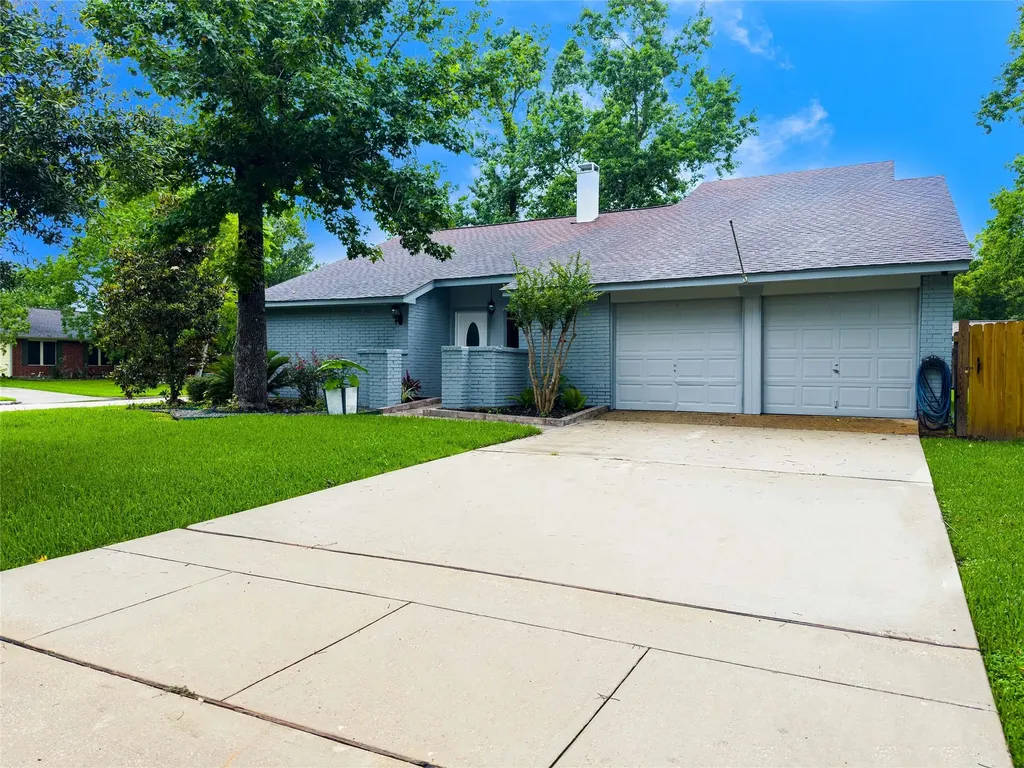 17434 Crows Nest Way Crosby TX 77532