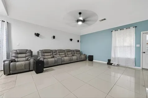 4492 Gran Canary Drive League City TX 77573