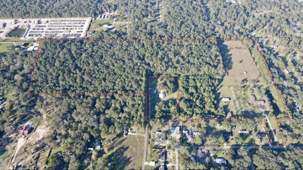 585 County Road 3796 Cleveland TX 77328