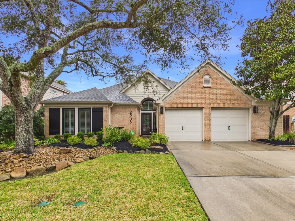 2909 Autumn Cove Court Friendswood TX 77546