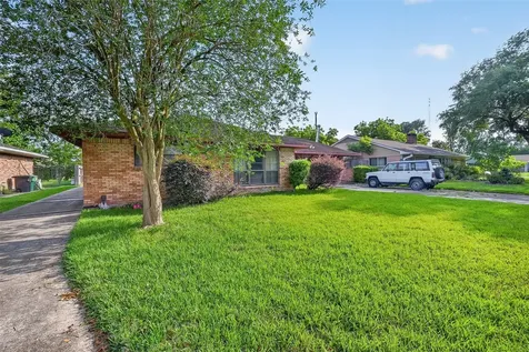 5927 Clarewood Drive Houston TX 77081