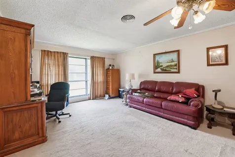 5927 Clarewood Drive Houston TX 77081