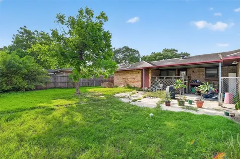 5927 Clarewood Drive Houston TX 77081