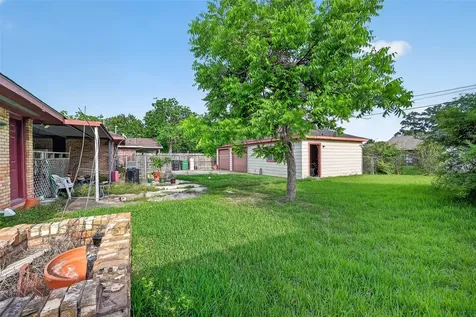 5927 Clarewood Drive Houston TX 77081