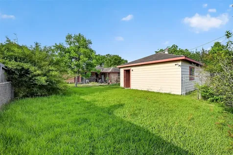 5927 Clarewood Drive Houston TX 77081