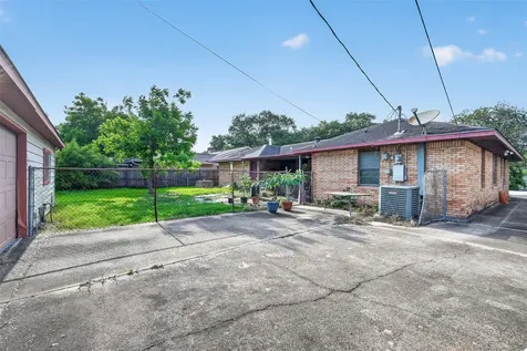 5927 Clarewood Drive Houston TX 77081