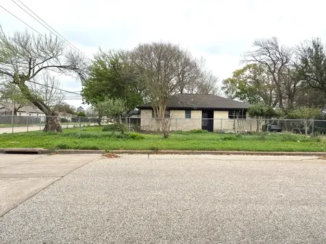 2418 28th Avenue N Texas City TX 77590