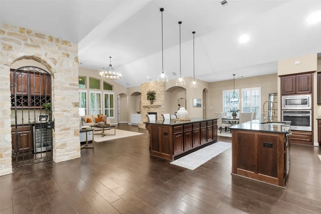 123 Del Monte Pines Drive Montgomery TX 77316