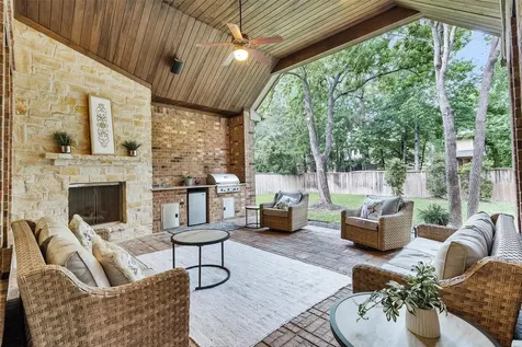 123 Del Monte Pines Drive Montgomery TX 77316