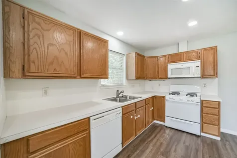 1021 N Sunset Drive Pearland TX 77581