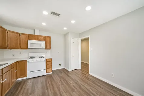 1021 N Sunset Drive Pearland TX 77581