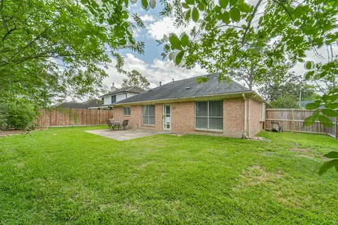 1021 N Sunset Drive Pearland TX 77581