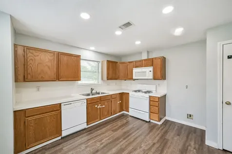 1021 N Sunset Drive Pearland TX 77581